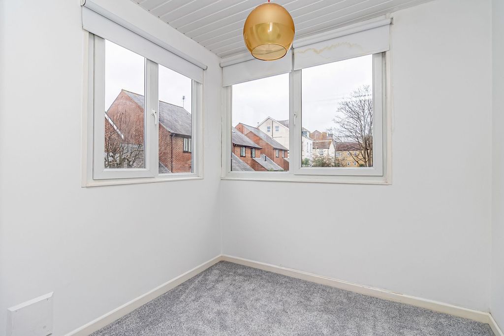 Property photo 2 of 11 Dining Space