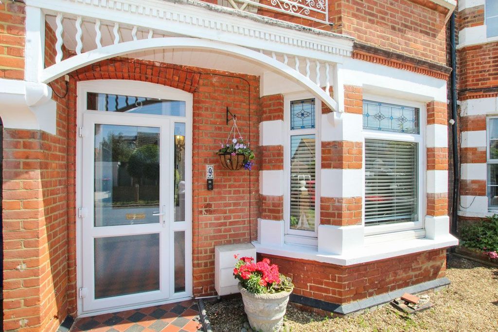 Property photo 1 of 22