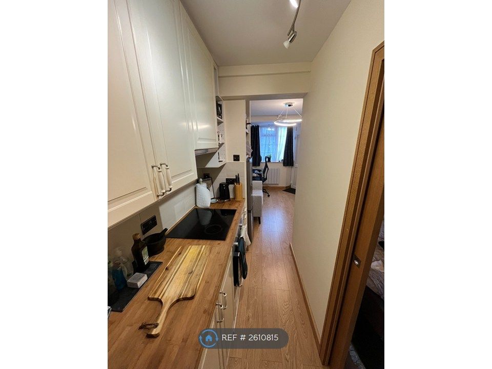Property photo 3 of 9 Kitchen