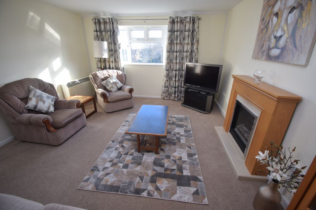 Property photo 3 of 9 Living Room 2