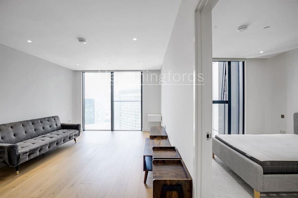 Property photo 3 of 14 05-d26c83219-Hmf-Jj-Hampton Tower-5-Medium.Jpg