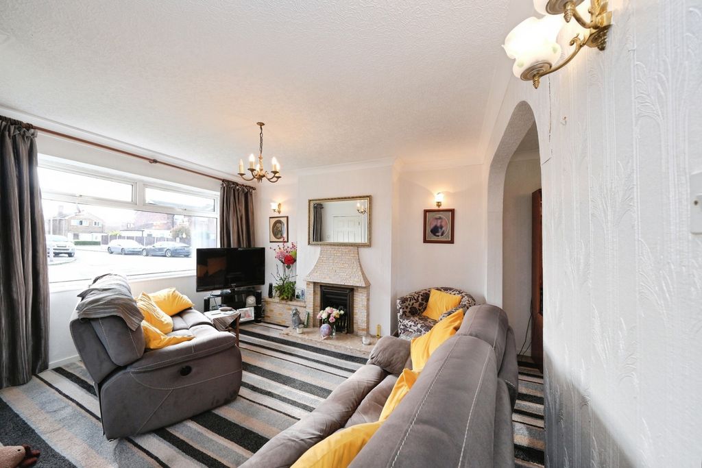 Property photo 3 of 18 Pbox-Img.Jpg