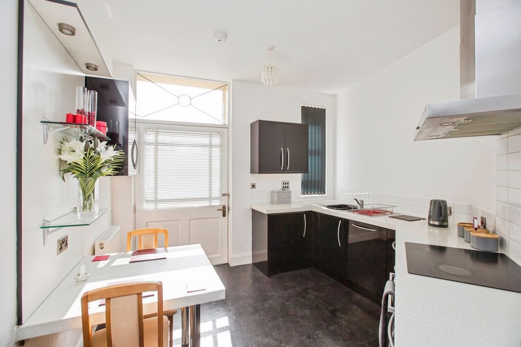 Additional image 4 of 2 bed flat for salePrescott Street, Halifax HX1
