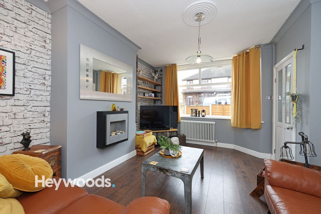 Property photo 2 of 33