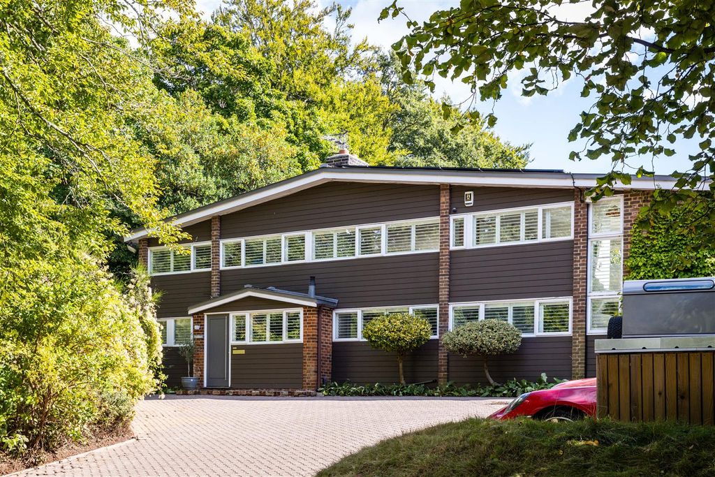 Property photo 1 of 27