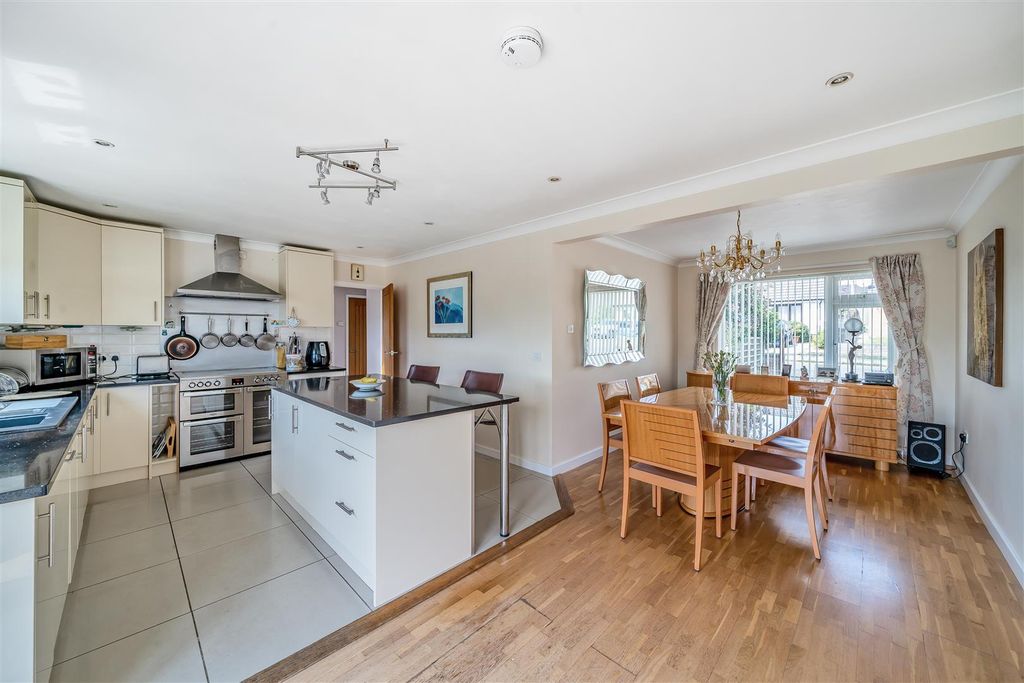 Property photo 3 of 16 Kitchen/Diner
