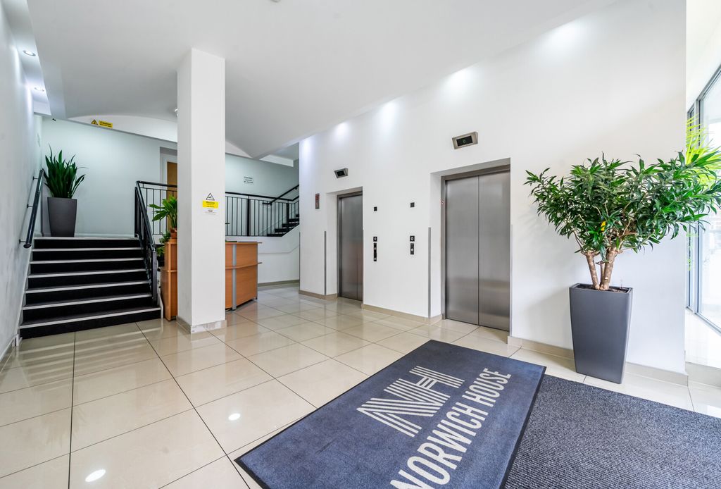 Property photo 2 of 9 1347172-1-68B6c49...