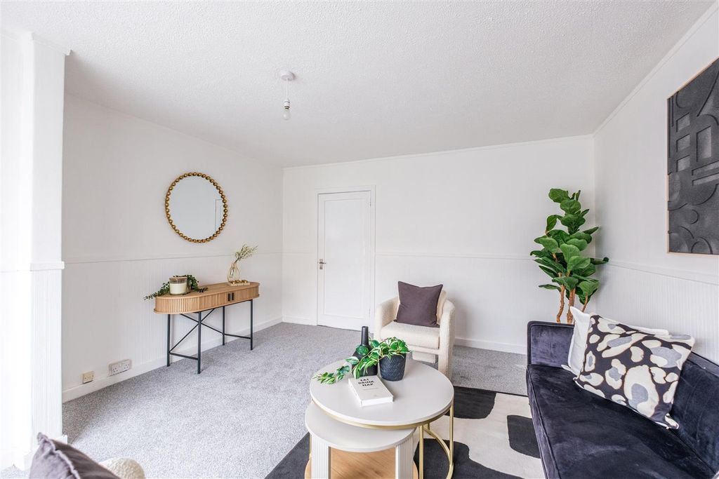 Property photo 3 of 19 Lochaber Drive-7.Jpg