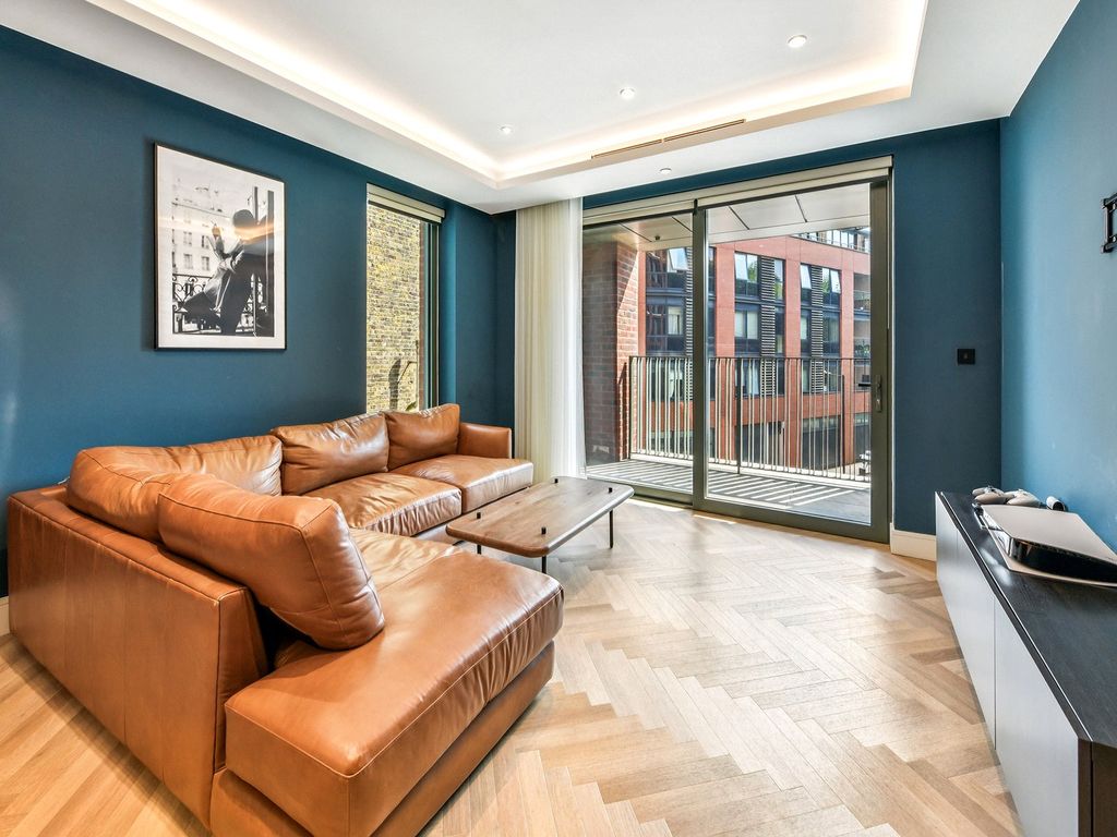 Property photo 2 of 19 Errington House