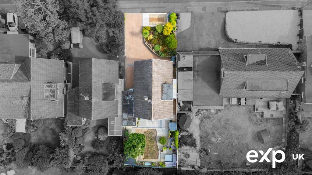 Property photo 2 of 32