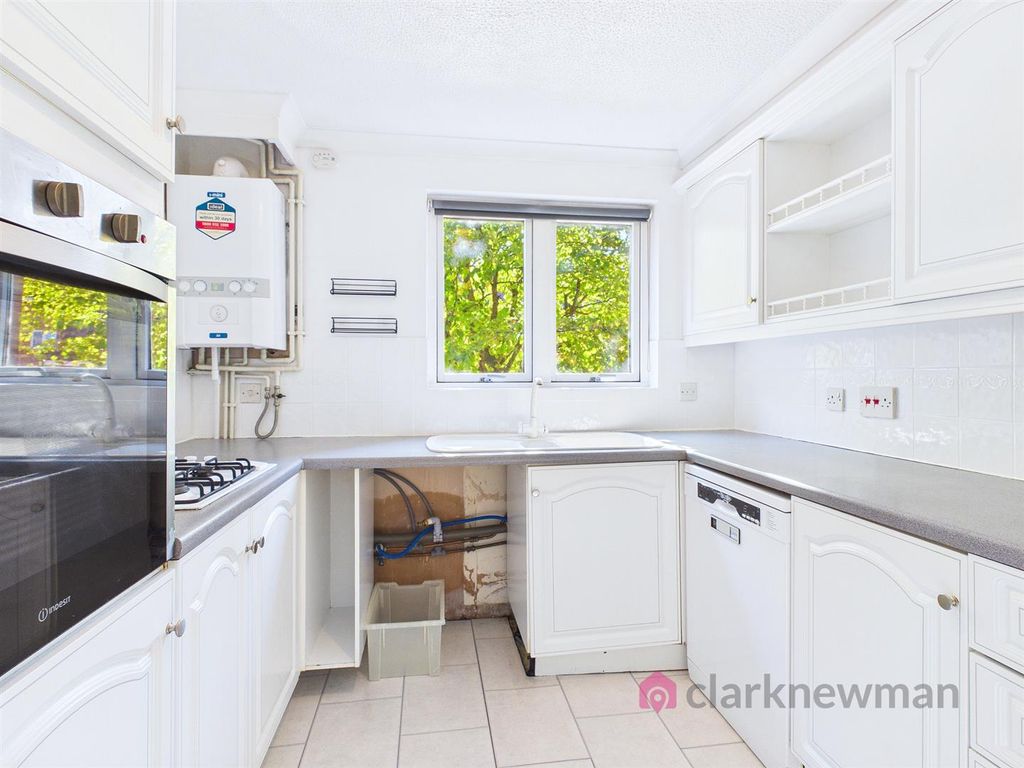 Property photo 2 of 16 Kitchen
