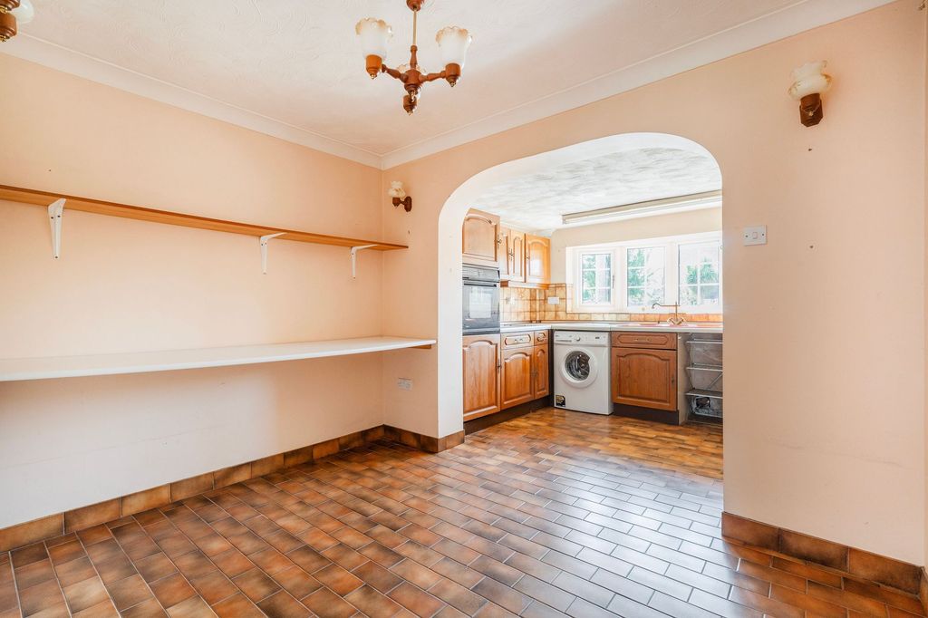 Property photo 2 of 14