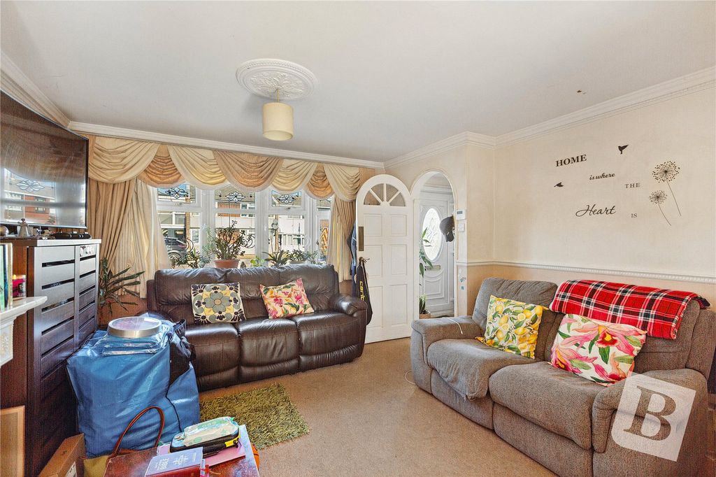 Property photo 3 of 10 Living Room
