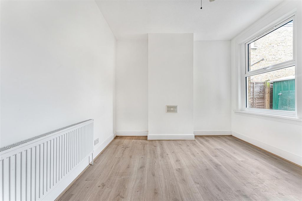 Property photo 3 of 14 2_67391.Jpg