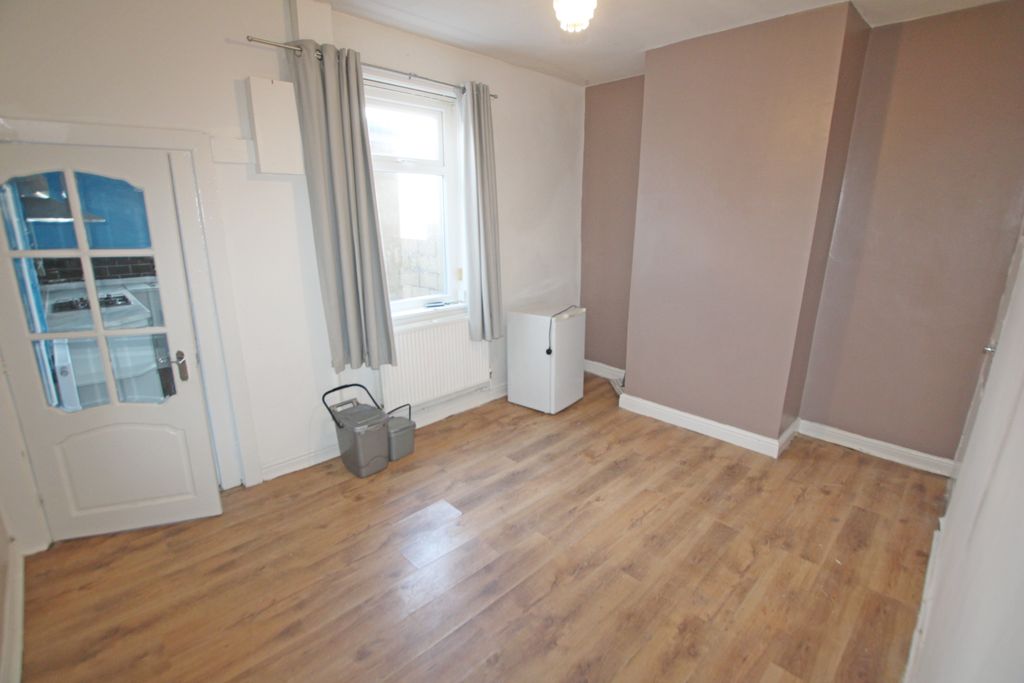 Property photo 3 of 7 3