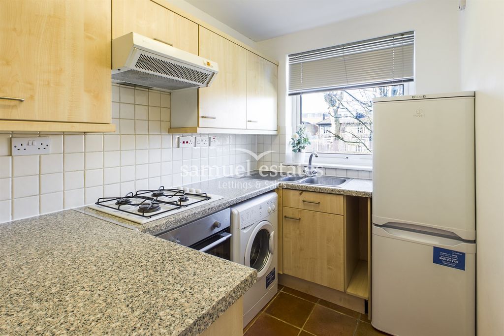 Property photo 3 of 6 Kitchen