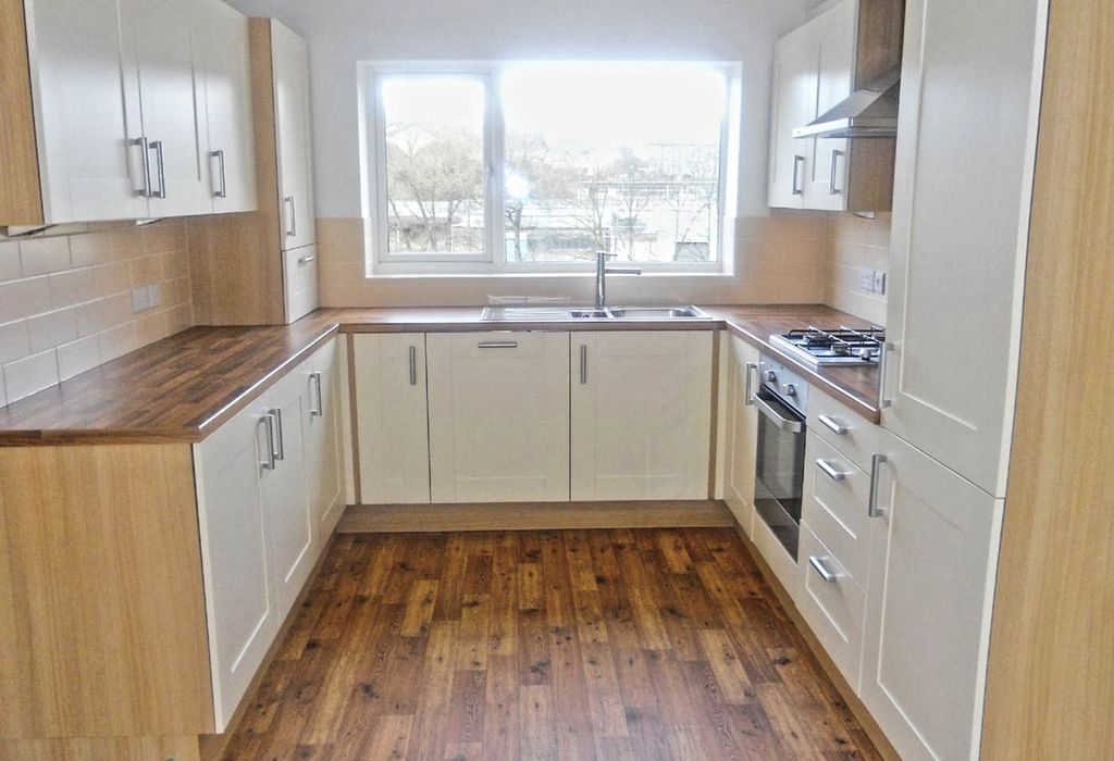 Property photo 2 of 20 Kitchen