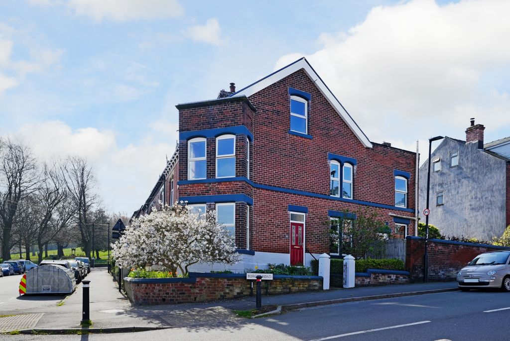 Property photo 1 of 25 Front External