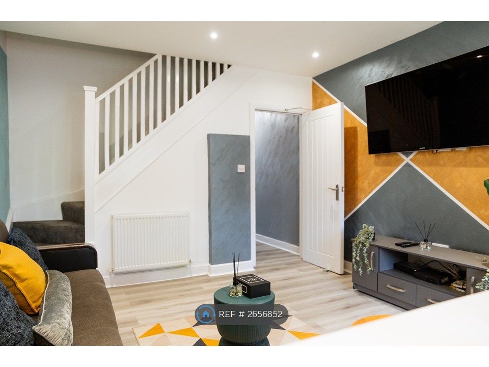 Property photo 2 of 35