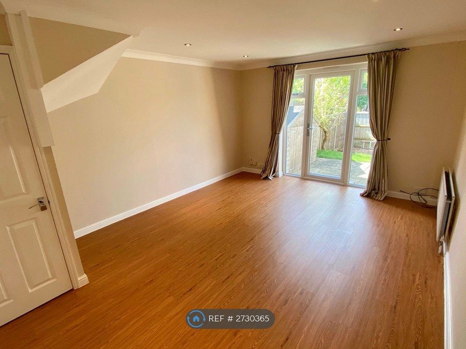 Property photo 2 of 12 Large Lounge