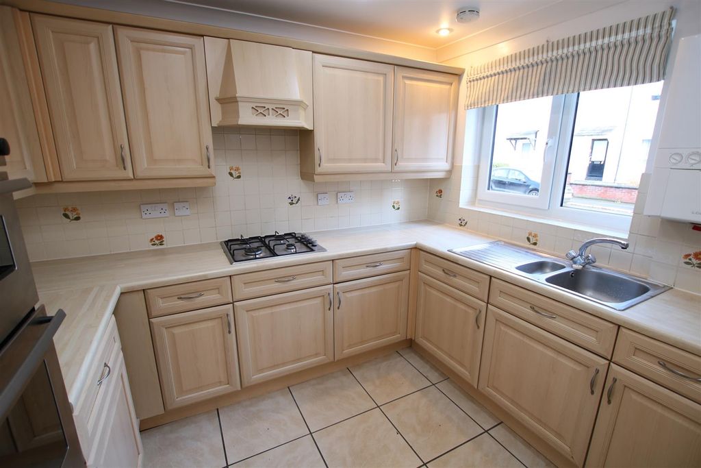 Property photo 2 of 16 Kitchen.Jpg