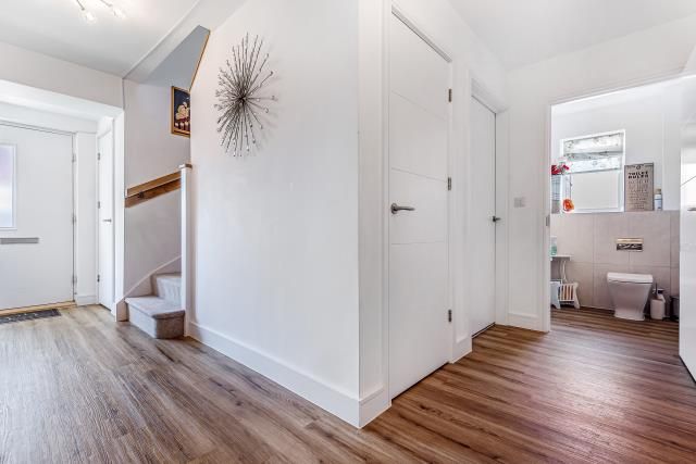 Property photo 2 of 10 Hallway