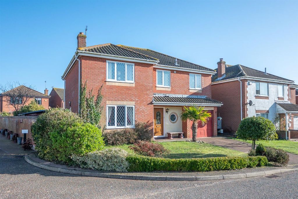 Property photo 1 of 22 16Lancasterrose,Mundesley-37.Jpg