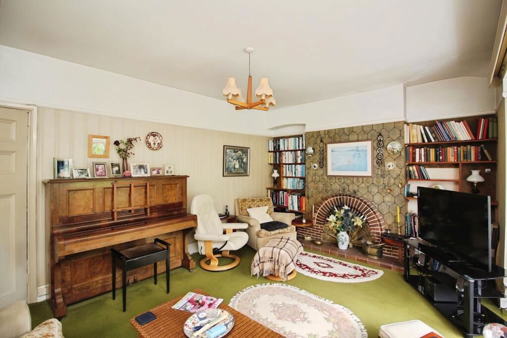 Property photo 2 of 32