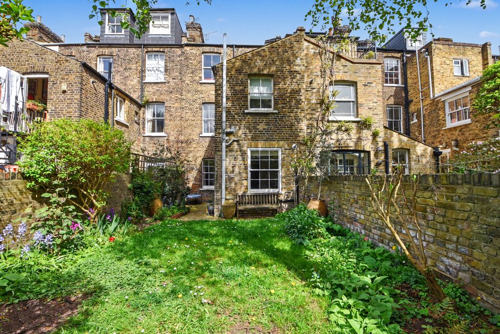 Property photo 1 of 18