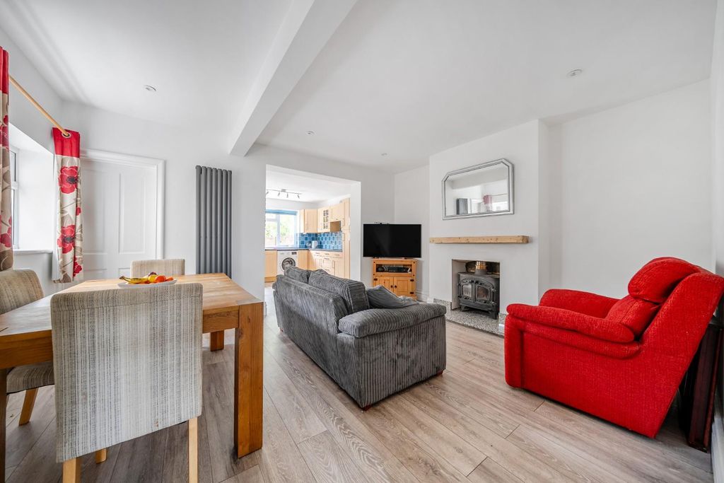 Property photo 2 of 20 1372828-12-68Fa06784F5F8.Jpg