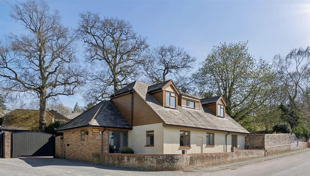 Property photo 1 of 27