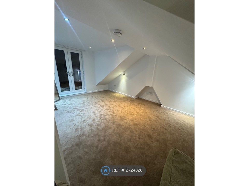 Property photo 2 of 13 Bed Provided