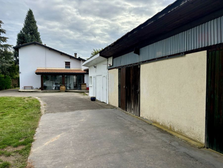 Property photo 3 of 12