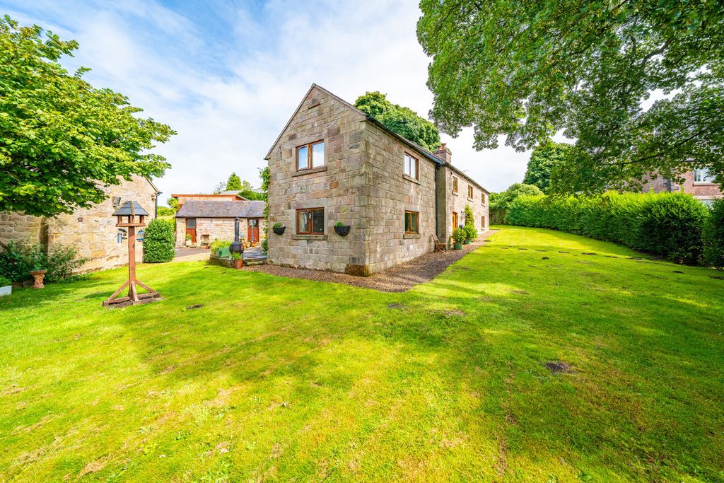 Property photo 3 of 49