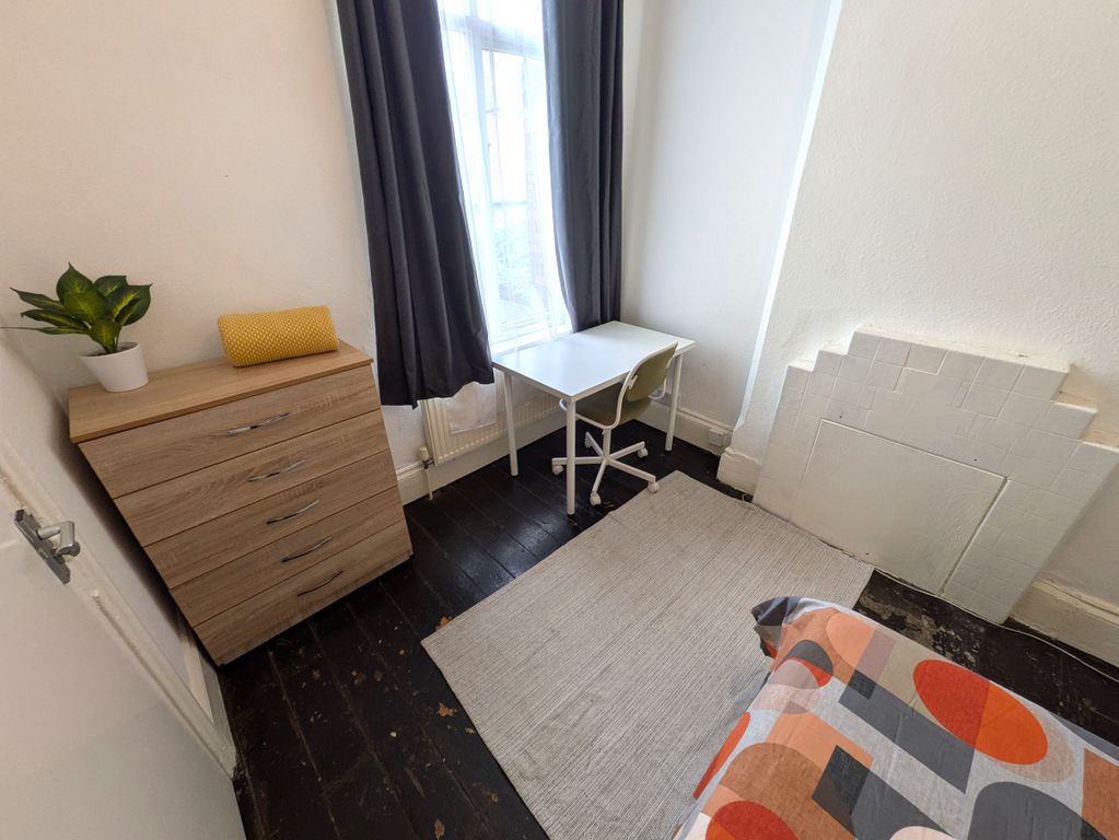 Property photo 2 of 3