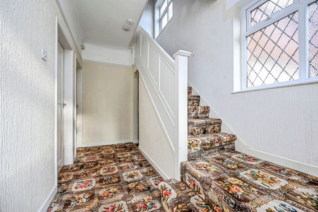 Property photo 2 of 14 Photo