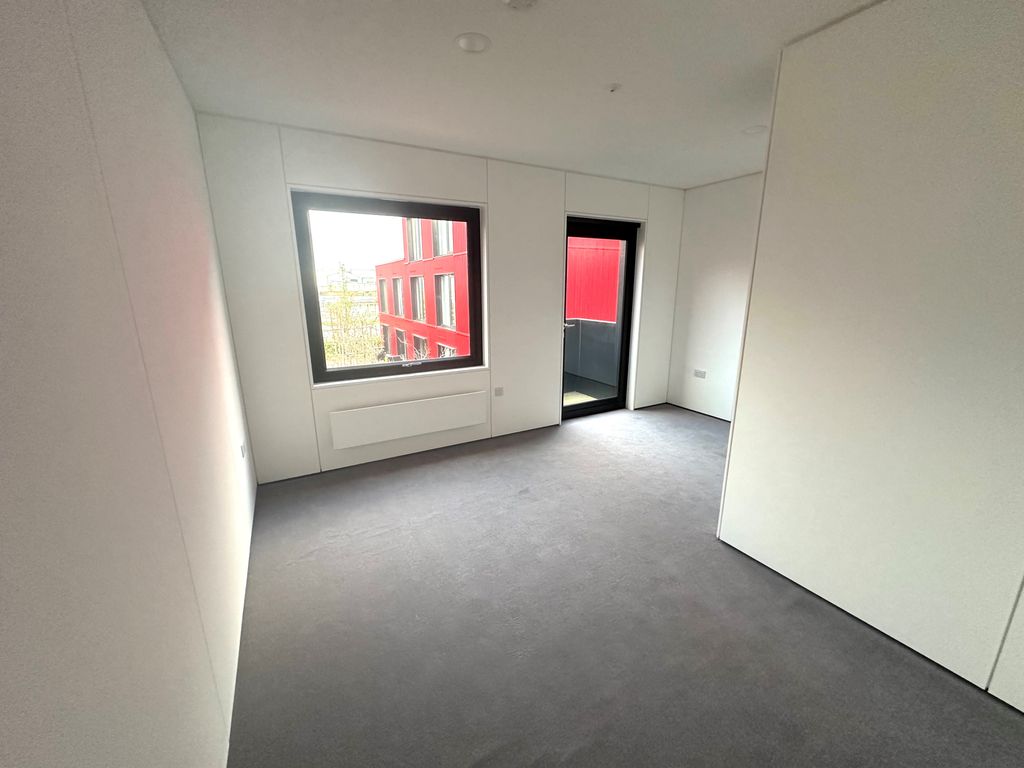 Property photo 3 of 7 Bedroom 1