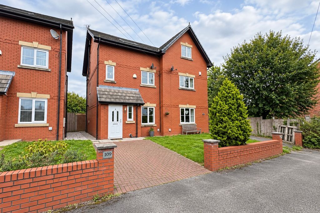 Property photo 1 of 19 C5Df9D45-A462-418E-88EE-5623887Cdc8F.Jpeg