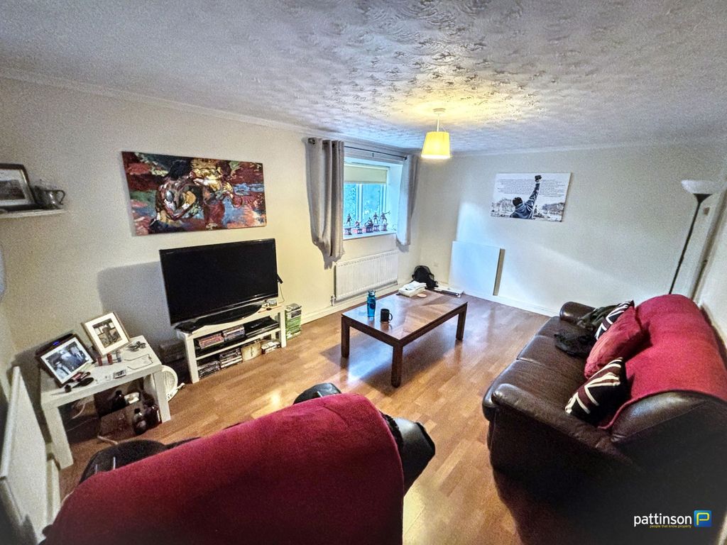 Property photo 2 of 8