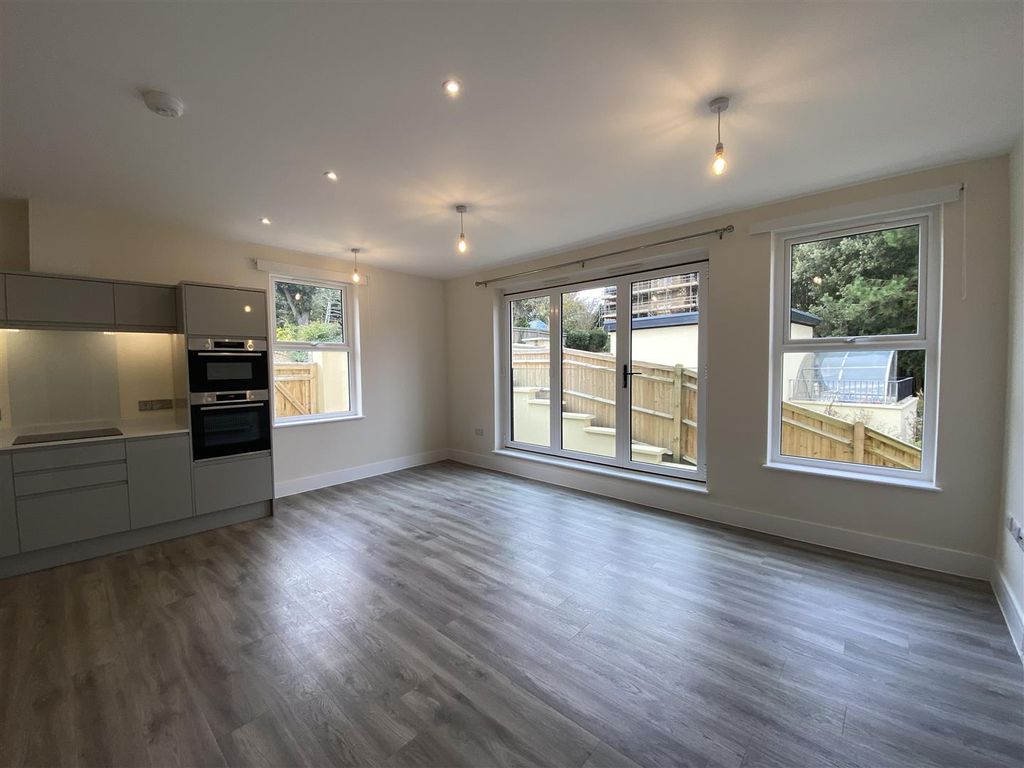 Property photo 3 of 10 2.Jpeg