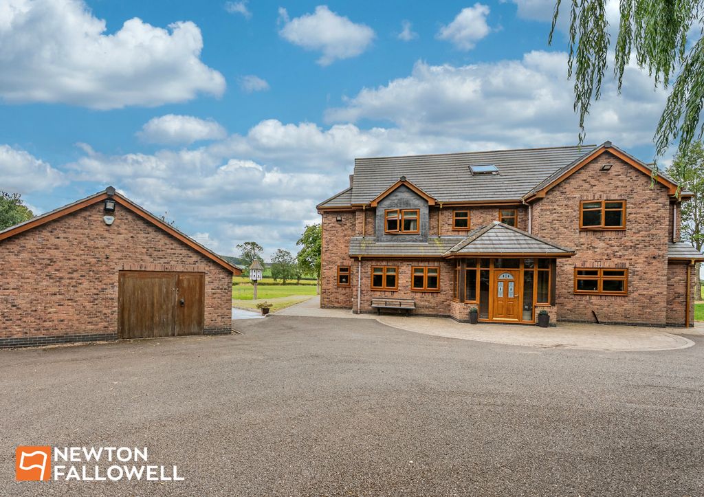 Property photo 1 of 50
