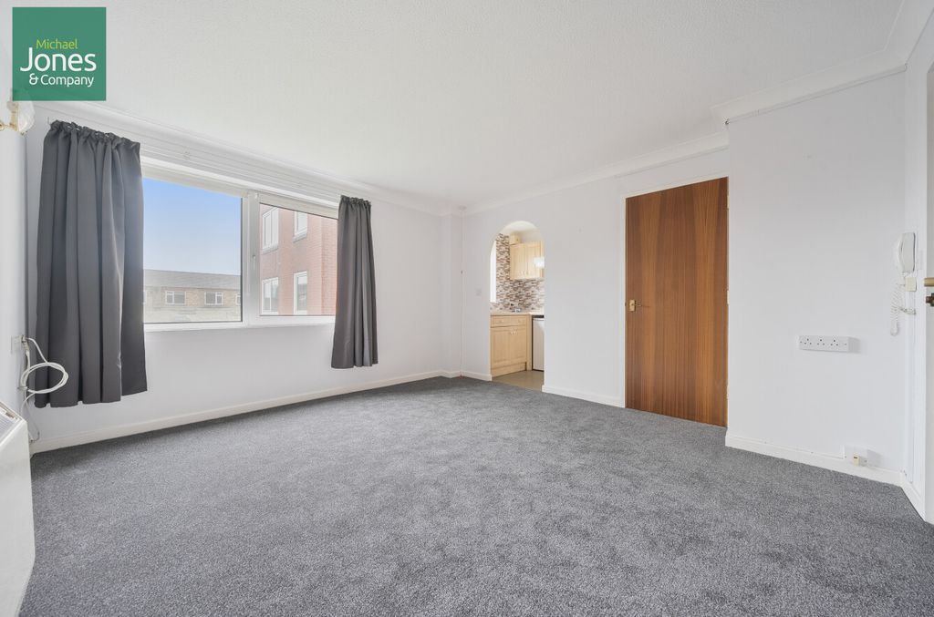 Property photo 1 of 19 908150Eb-55B9-4c1...