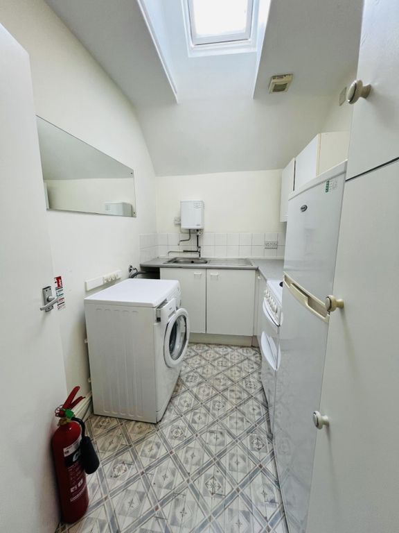 Property photo 3 of 5 A43B8Baf-3Fe0-4Fbd-Bd05-A62C17E138D9