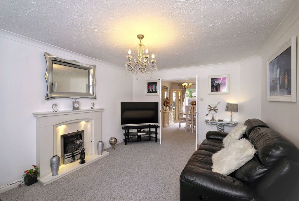 Property photo 3 of 28