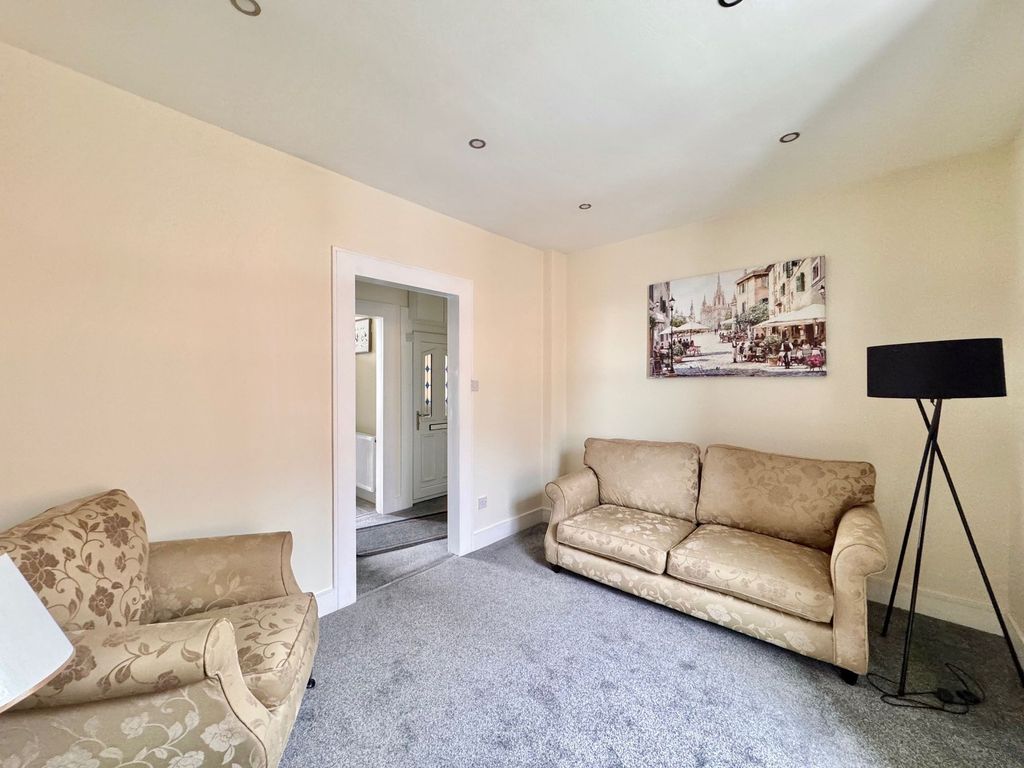 Property photo 3 of 16 Photo 8