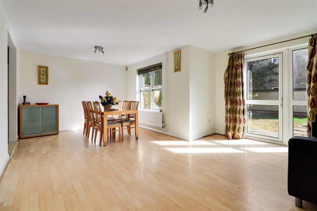 Property photo 2 of 18 Img (8).Jpg