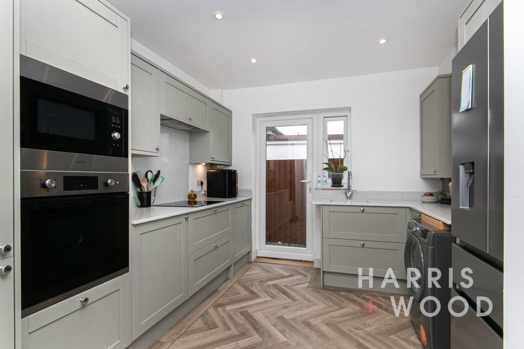 Property photo 3 of 26 4377394