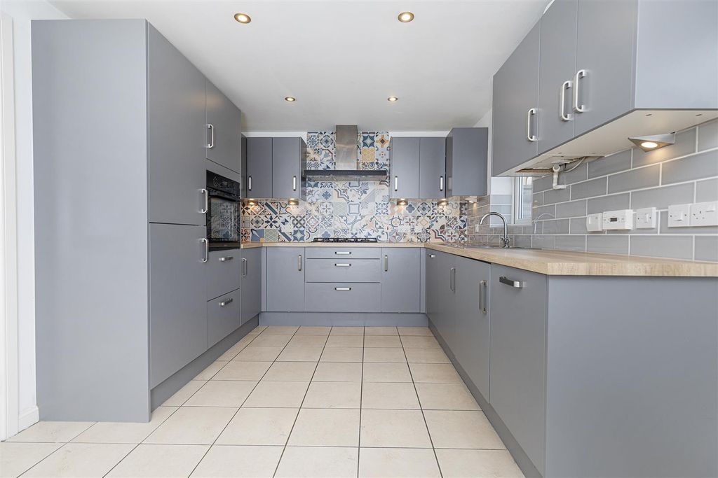 Property photo 2 of 29 Kitchen Diner