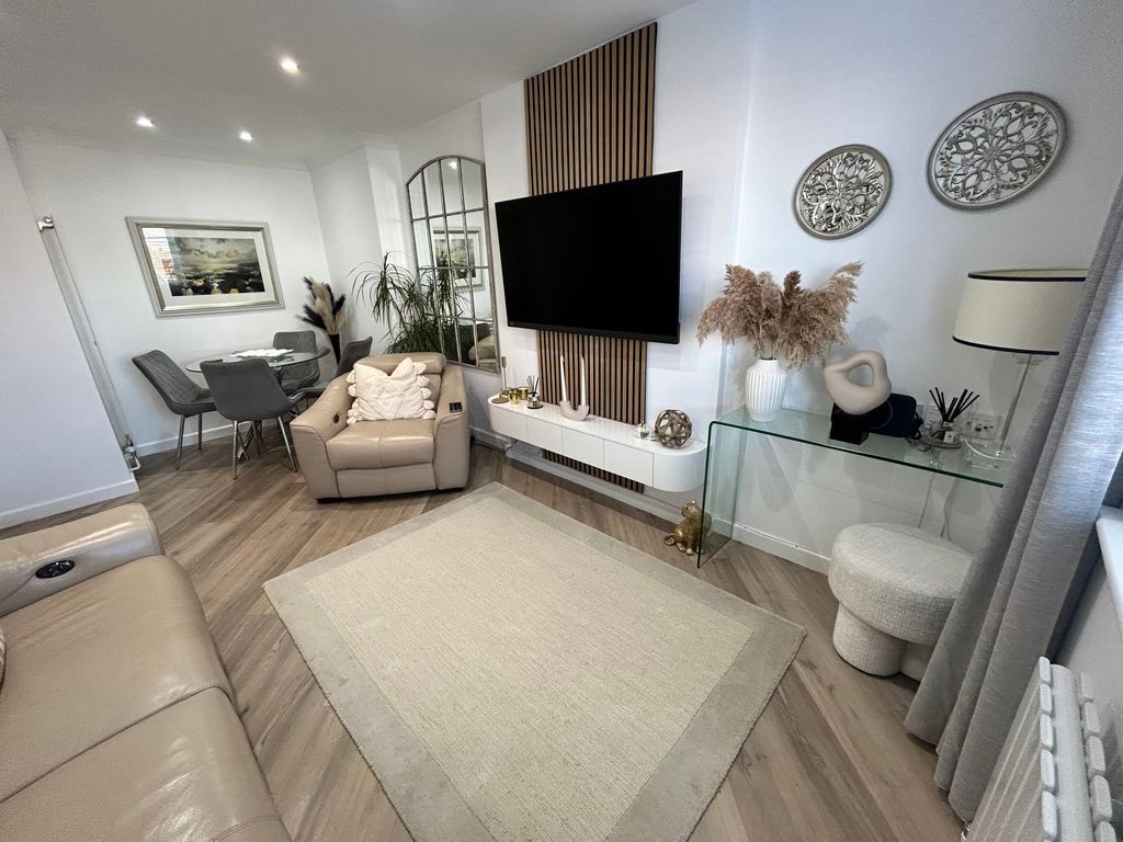 Property photo 3 of 16 Photo 3