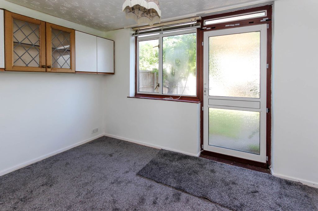 Property photo 3 of 10 Dining Room